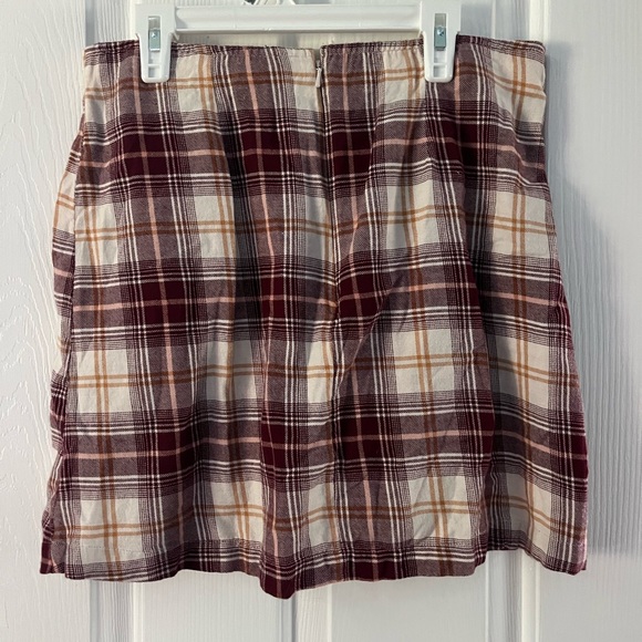 Plaid American Eagle Mini Skirt (Medium) - Picture 3 of 4